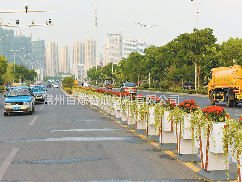 道路美化玻璃钢花盆越来越受欢迎